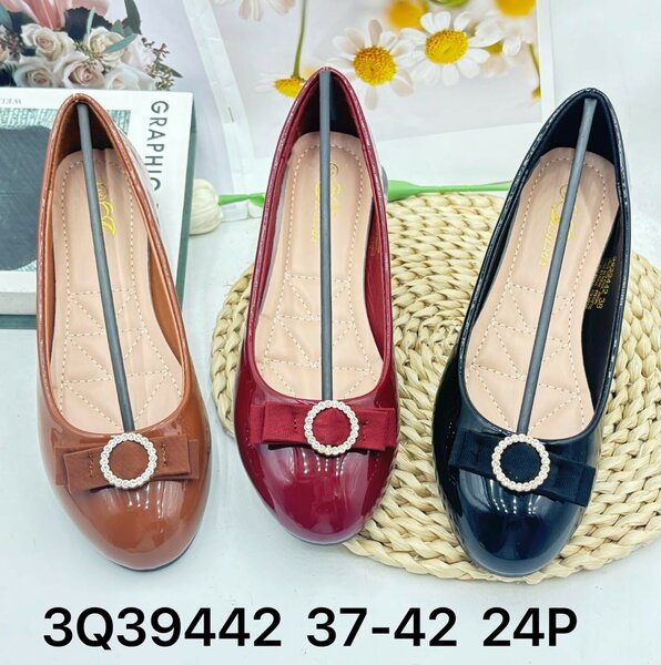 Flat shoes