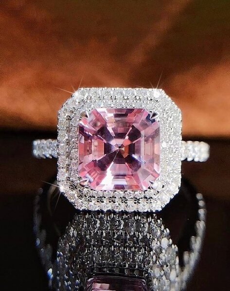 Bague de fiançailles élégante