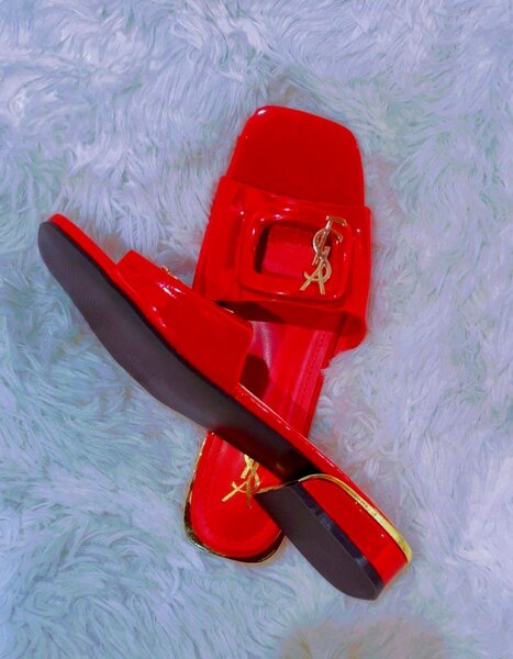 Mules rouges élégantes
