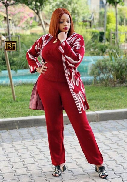 Chics ensembles en laine disponibles en deux couleurs