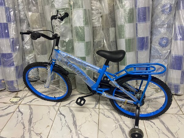 Vélo enfant avec stabilisateurs