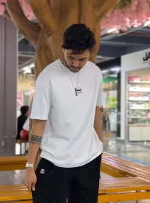 Мужская футболка белого цвета