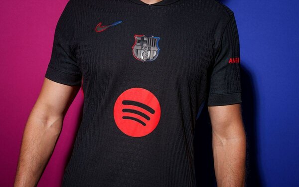 Maillot de football noir