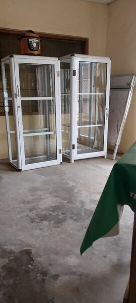 5Ft Glass Showcase for pastries or bread