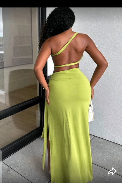 Robe élégante dos nu