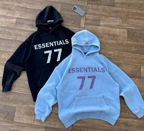 UNISEX ESSENTIALS HOODIES
