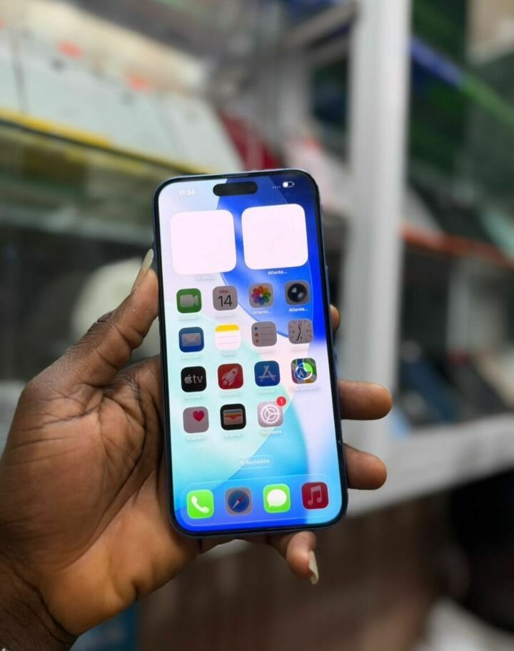 iPhone 16simple