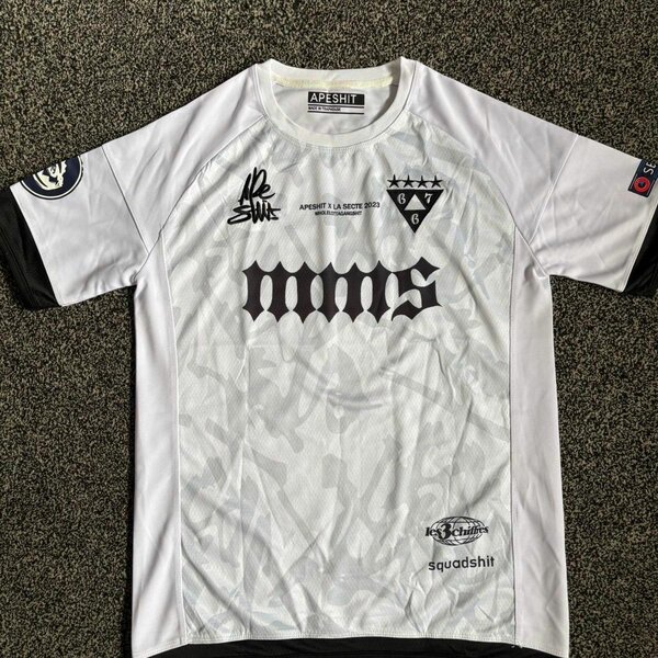 Maillot sportif blanc stylé