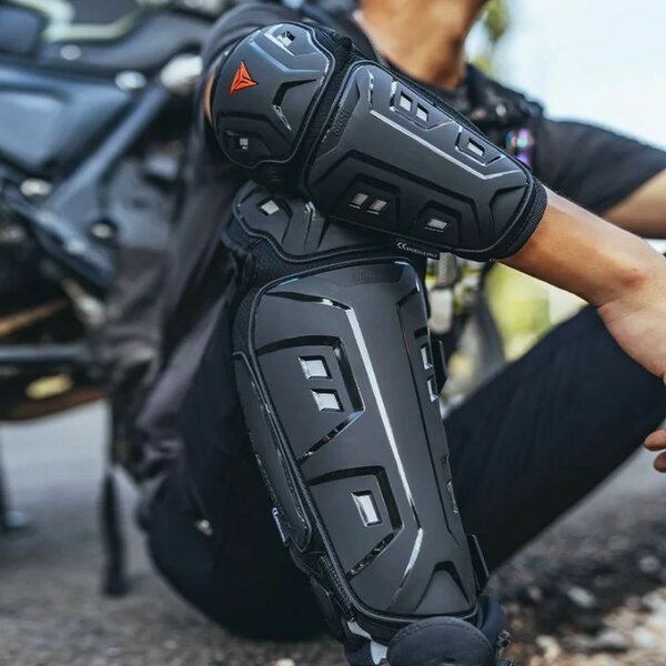 Genouillères et coudières moto