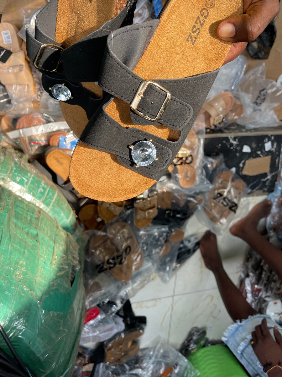 Sandales confortables à boucle