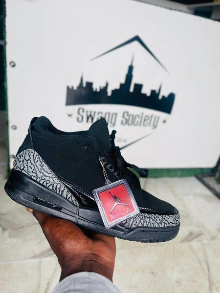 Black cat Jordan 3
