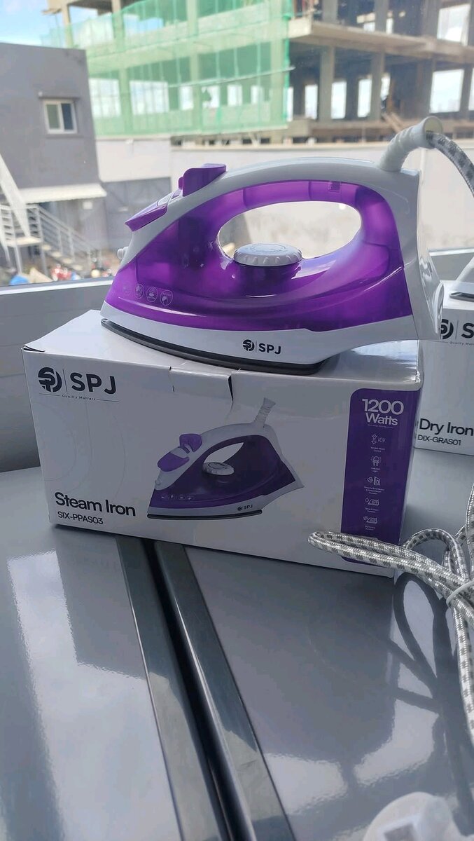 Fer à repasser vapeur 1200W