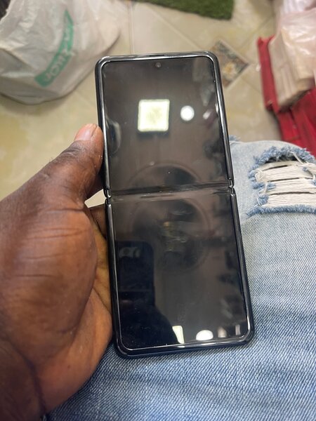 Samsung gallazy flip phone