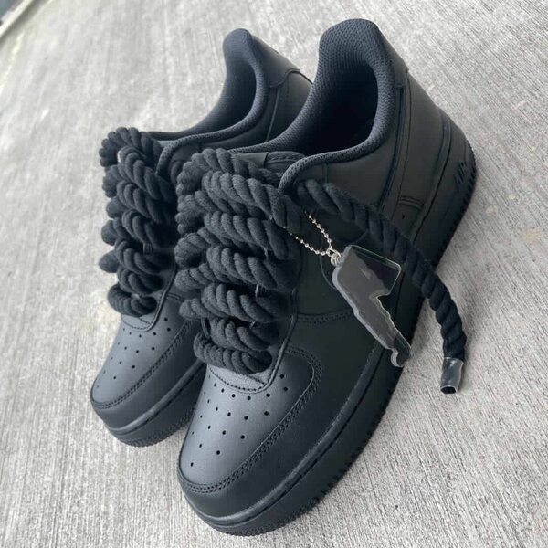 Baskets noires tendance