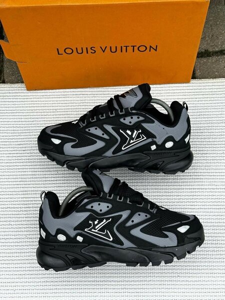 Louis Vuitton disponible