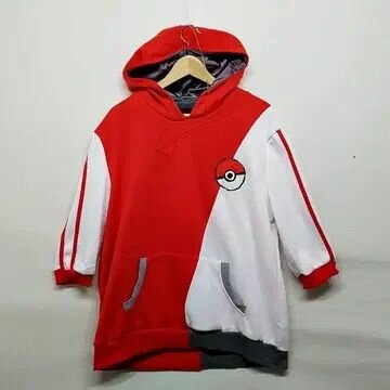 Sweat à capuche motif Pokéball