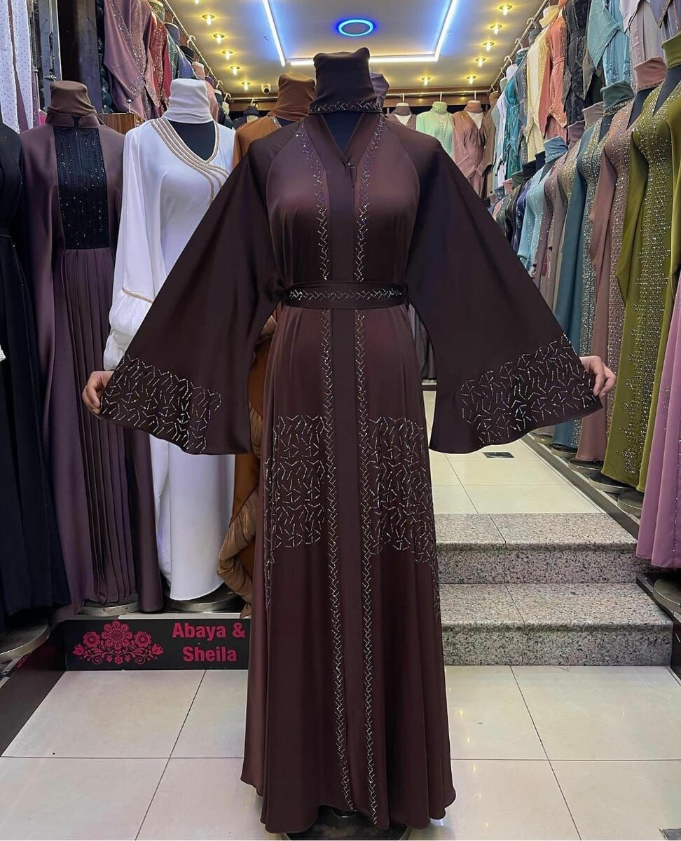 Abaya moderne avec broderies