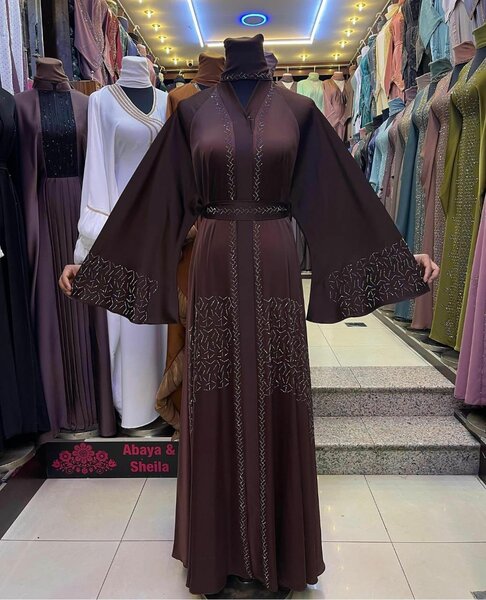 Abaya moderne avec broderies
