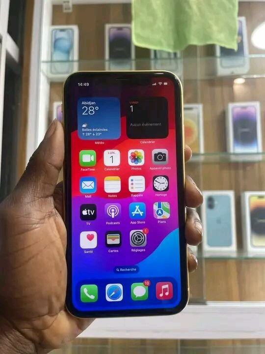 iPhone 11 Jaune 64 Go Débloqué