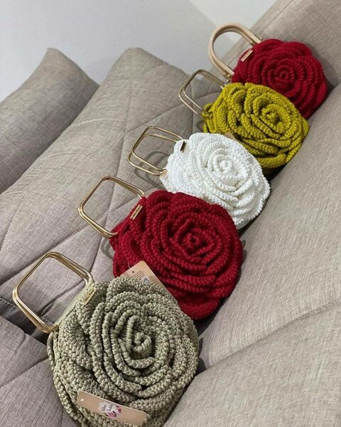 Sac à main en crochet floral