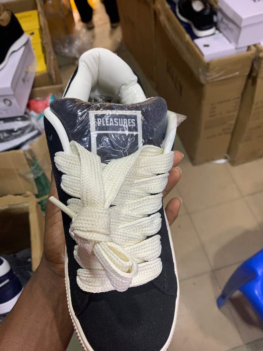 Puma suede XL noir beige