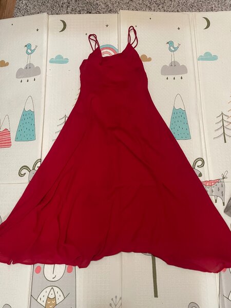 Универсальное красное платье с открытой спиной