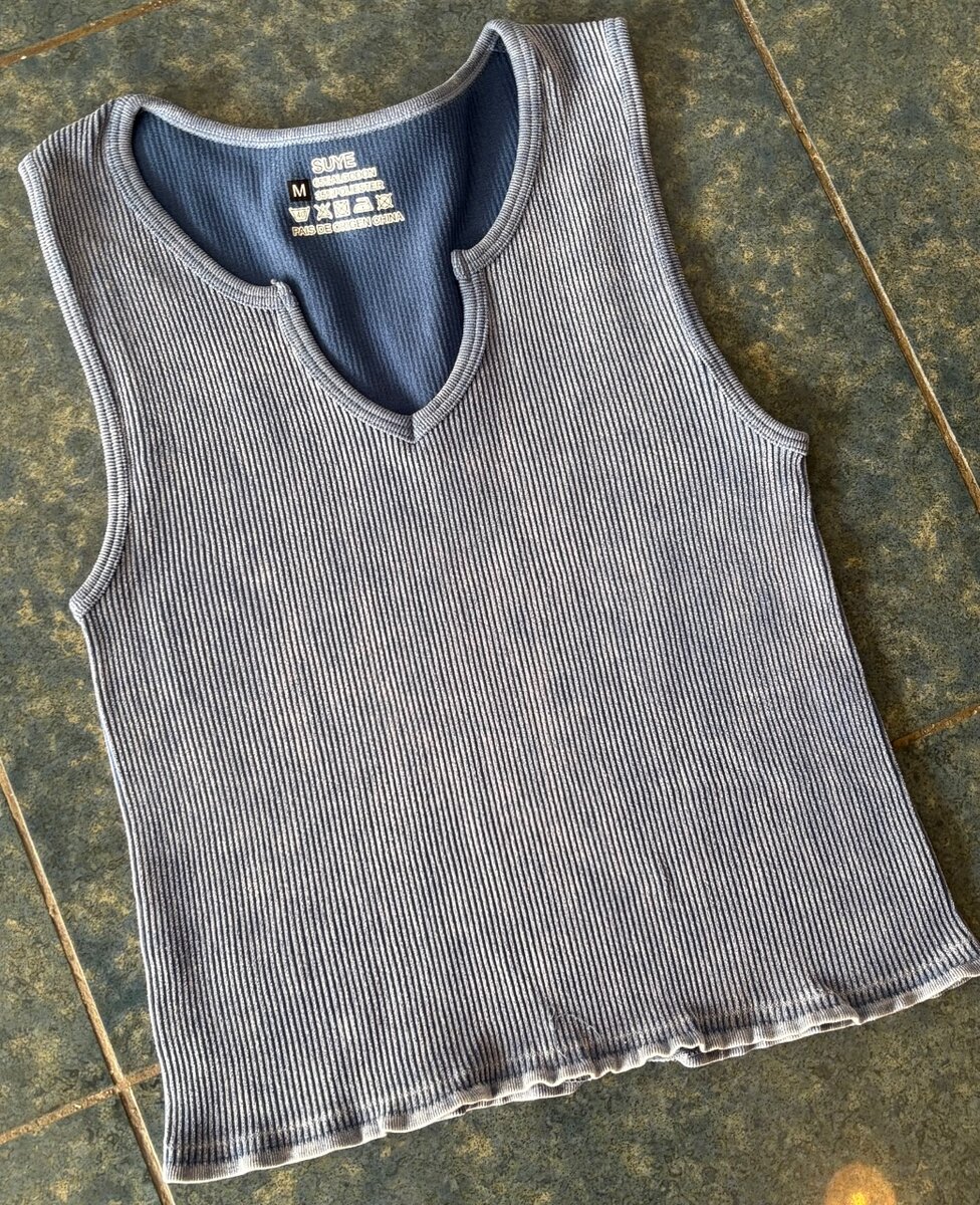 Débardeur côtelé à col en V