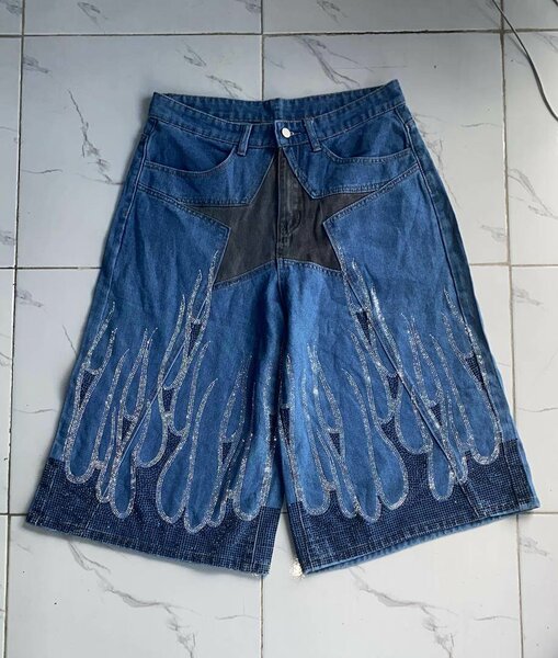 Shorts en jean avec flammes