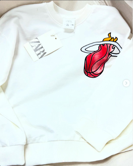 Свитшот от бренда Zara