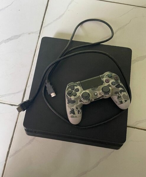 PS4 SLIM