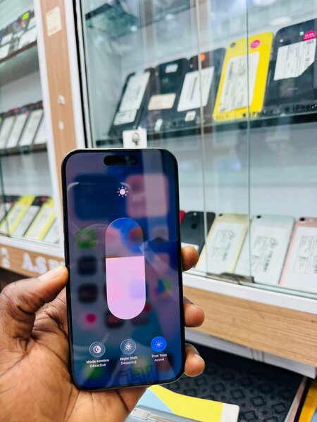 iPhone 15 Pro CE 128Go avec so