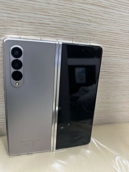 Samsung galaxy Z Fold 3 512/12g 2 puces