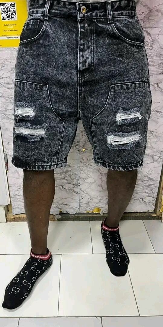 Short en jean déchiré homme