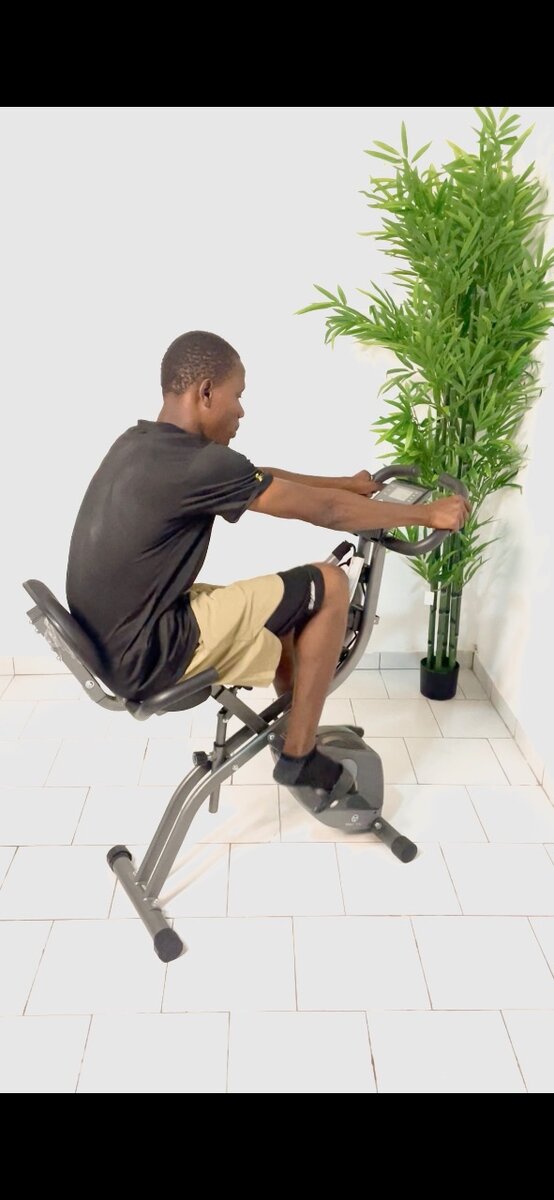 Vélo d'appartement pliable compact