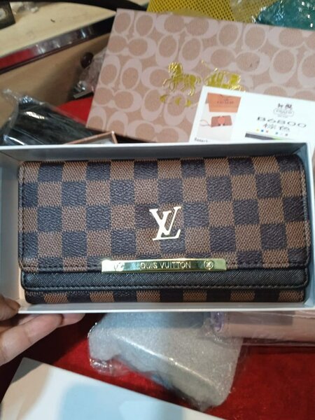 Clutch in black