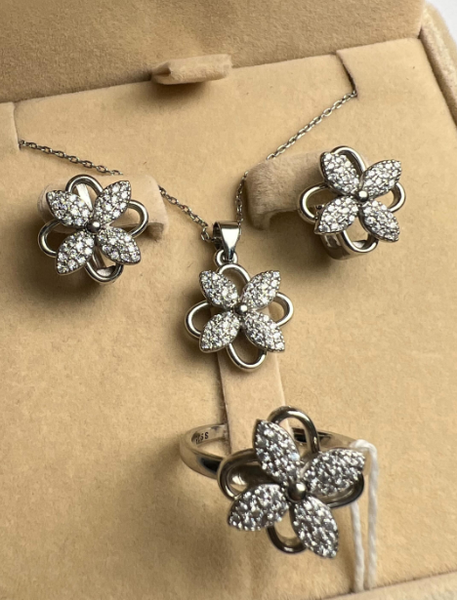 Комплект из серебра