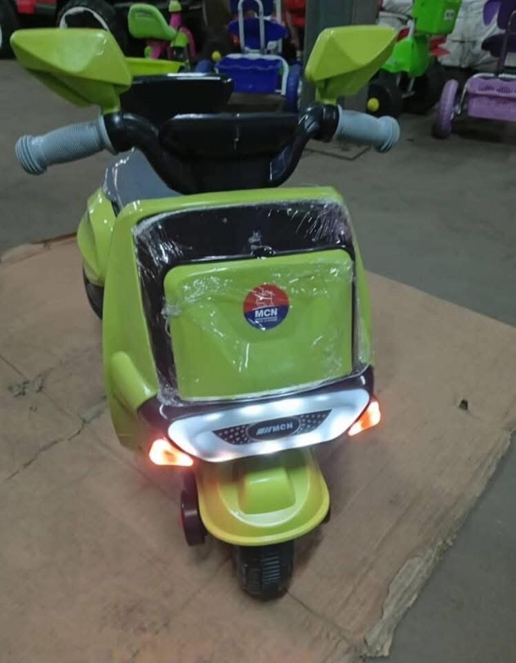 Motos électriques enfants colorées