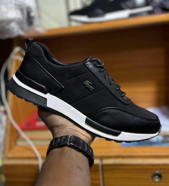 Sneakers noirs élégants homme