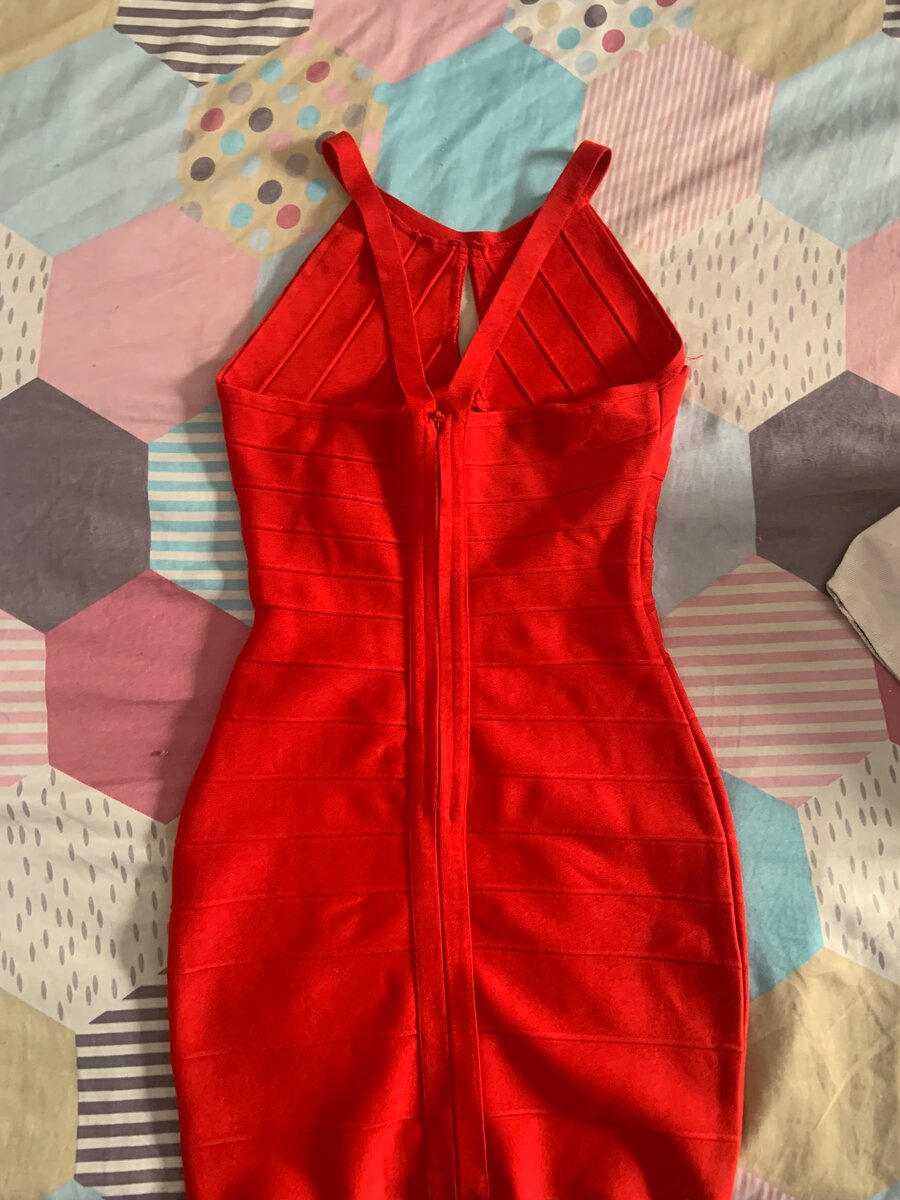 Robe Bandage Rouge Élégante