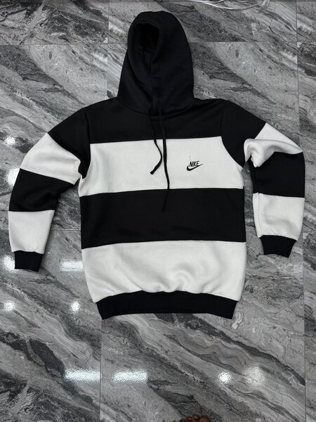 Sweat à capuche Nike noir et blanc