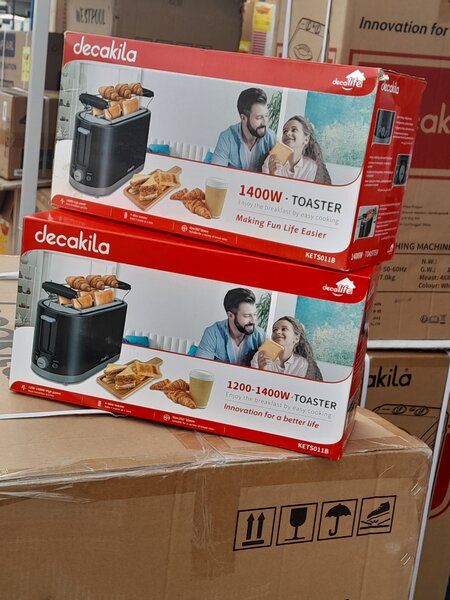 DECAKILA 4 SLICE TOASTER WITH STORAGE AND REHEAT