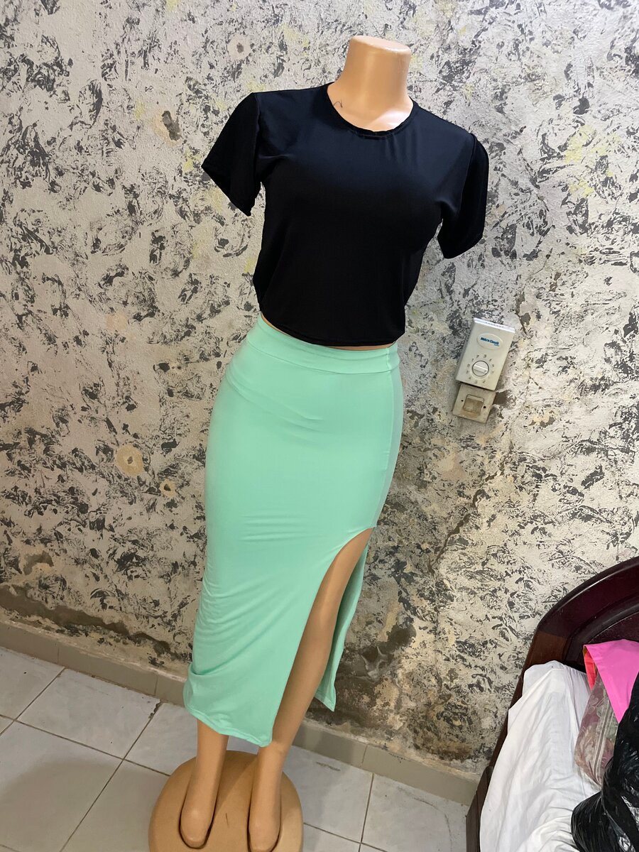 Jupe crayon élégante fendue