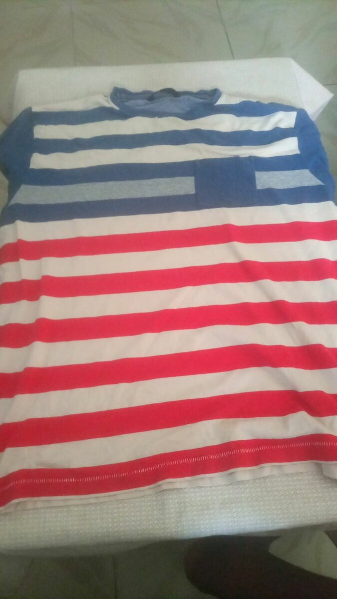 T-shirt rayée colorée