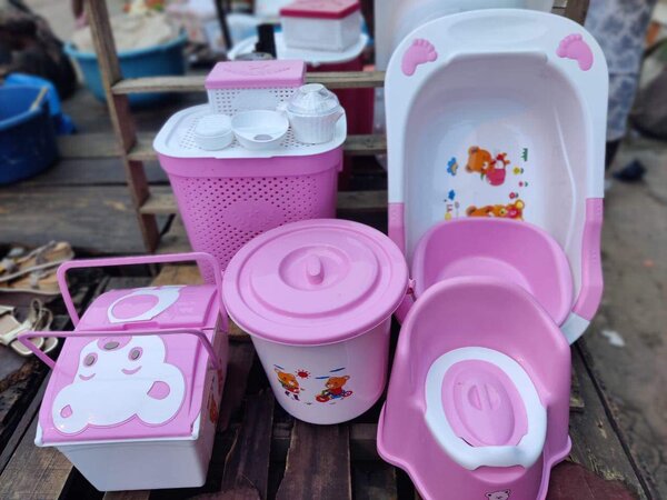 Baignoire, berceau, articles bébé