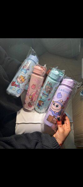 Gourdes labubu colorées