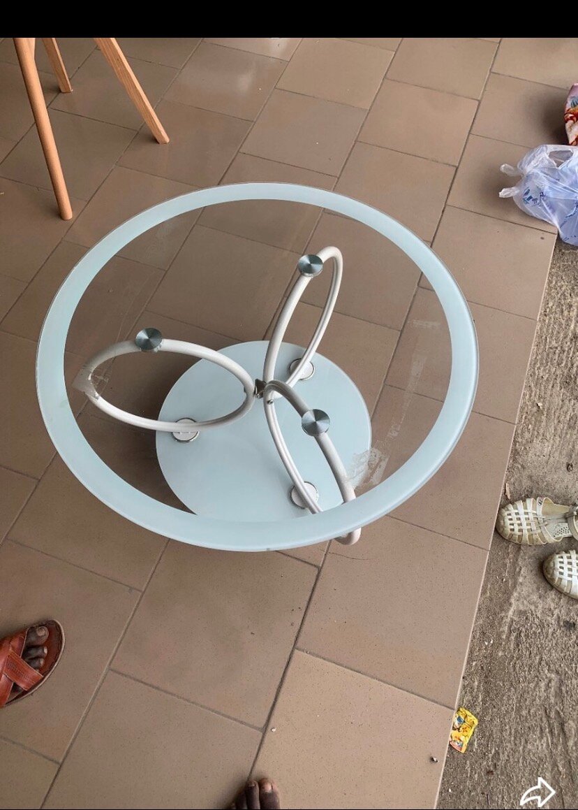 Table basse ronde en verre