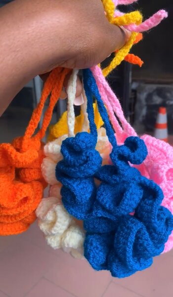 Élastiques à cheveux tricotés