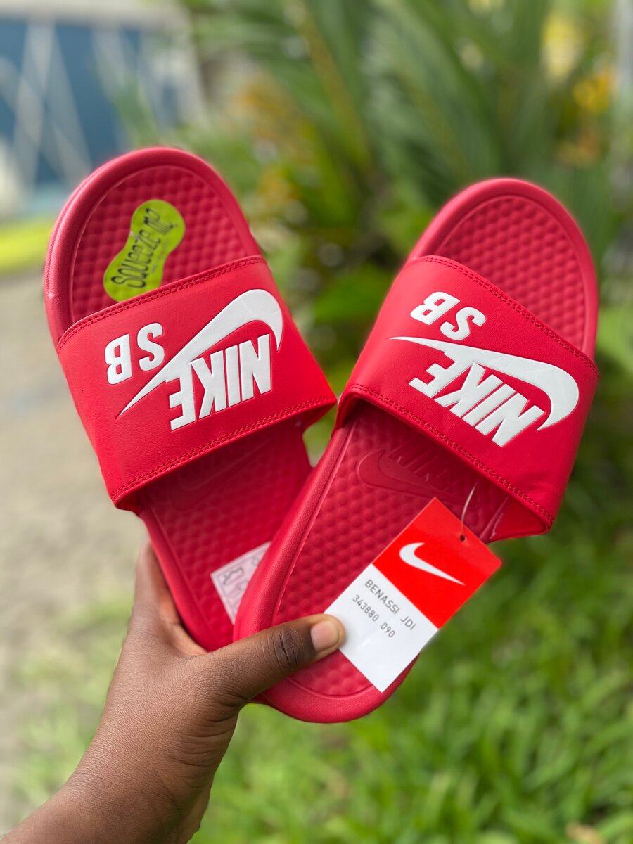 Sandales Nike Benassi SB