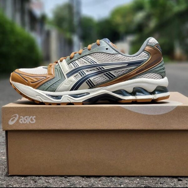 Chaussures de sport ASICS
