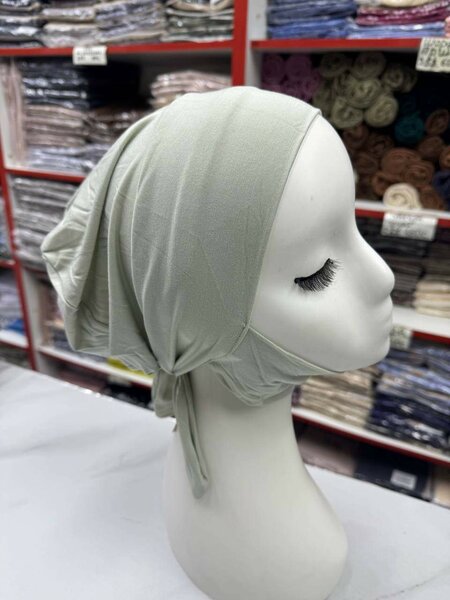 Шапка на завязках